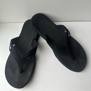 Nike Women's 9 Comfort Flip Flops Black Cushioned Thong Sandals Beach Pool Shoes